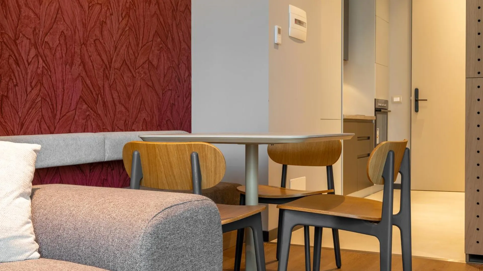 Zins Luxury Apartments Durrës 0*,  Albánia