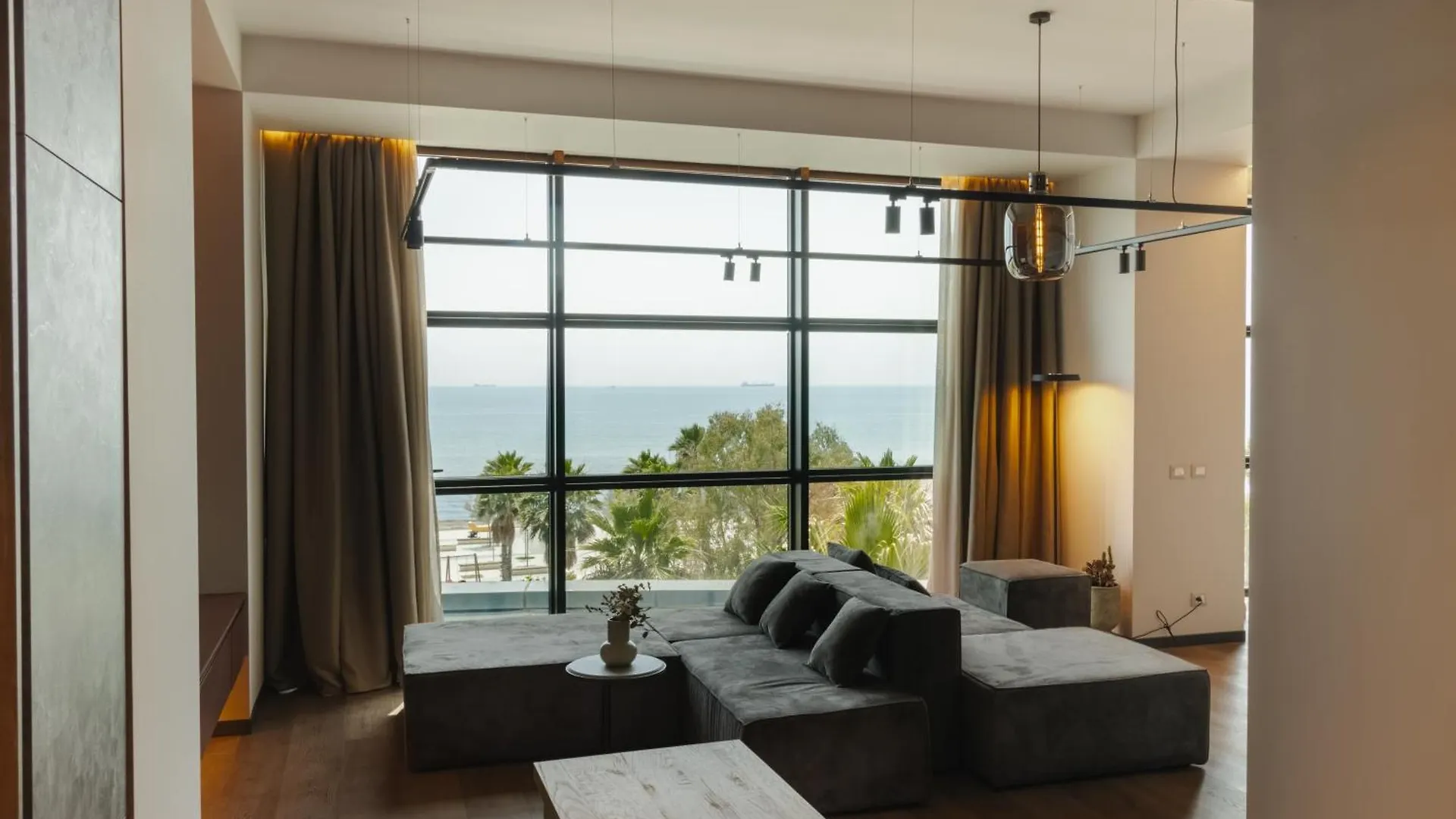 Zins Luxury Apartments Durrës 0*,
